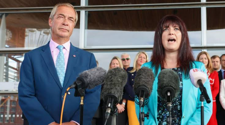Nigel Farage resigns