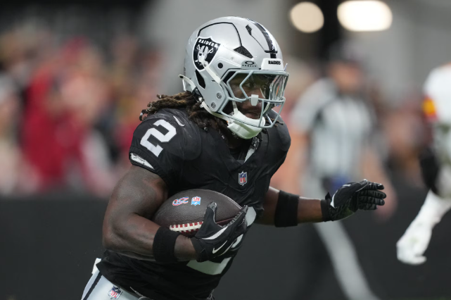Raiders RB Ashton Jeanty suffers apparent right leg injury in practice