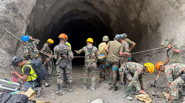 How did workers get stuck in huge tunnels?