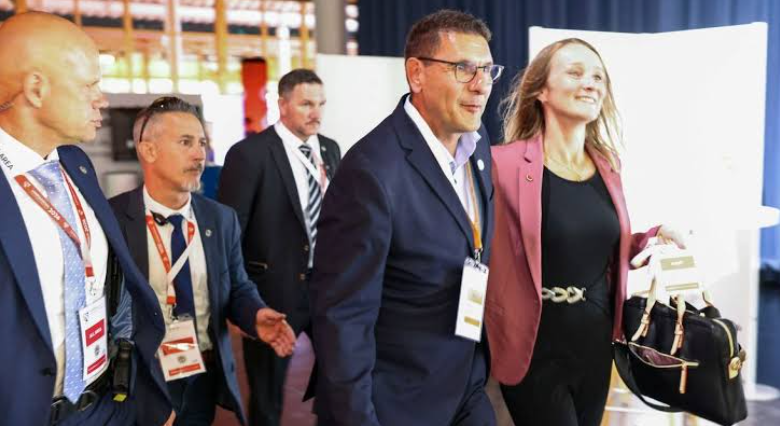 Warning signs abound for Trump's Republicans as midterm campaign begins final sprint