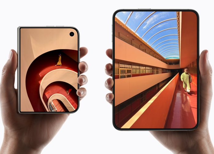 iPhone Duo features a 7.6-inch inner display that provides a large canvas for viewing content, gaming,