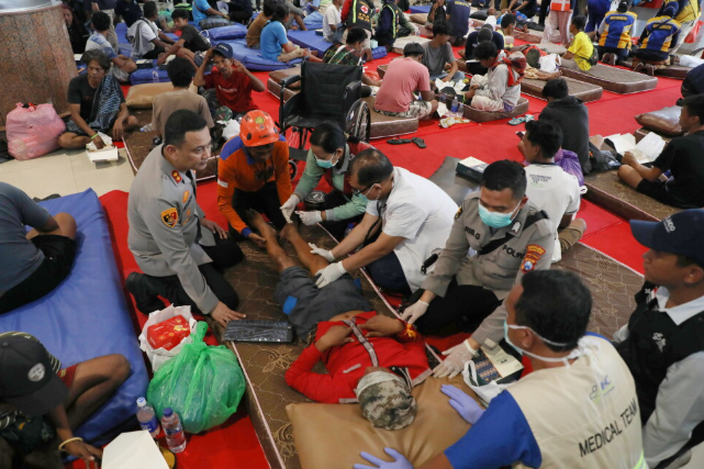 At least 6 dead, 130 missing after Indonesian ferry capsizes, officials say
