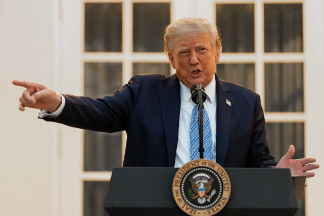 Trump Bans CNN, MS NOW and Politico From White House as Reporters Are Turned Away