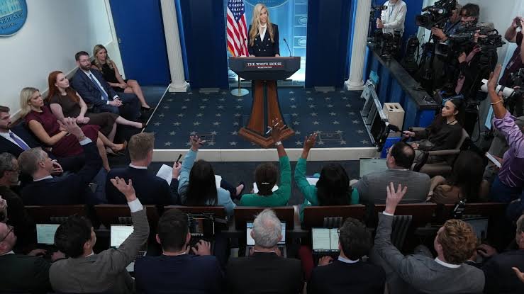 Trump Praises Zacharia Despite Short Briefing