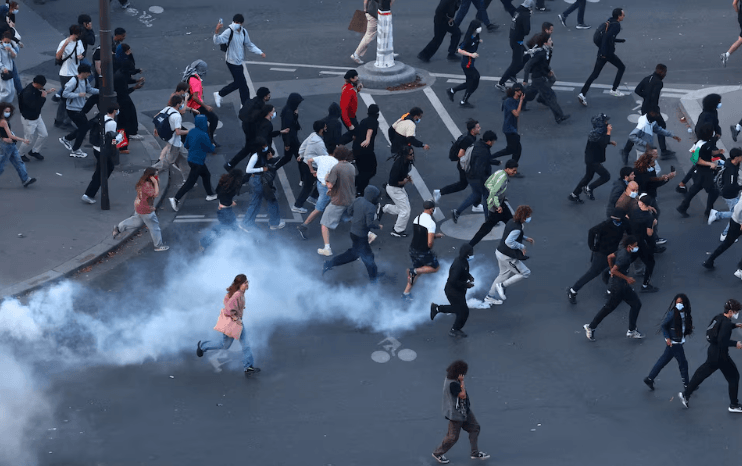 Protests over conditions in France's 3,700 high schools