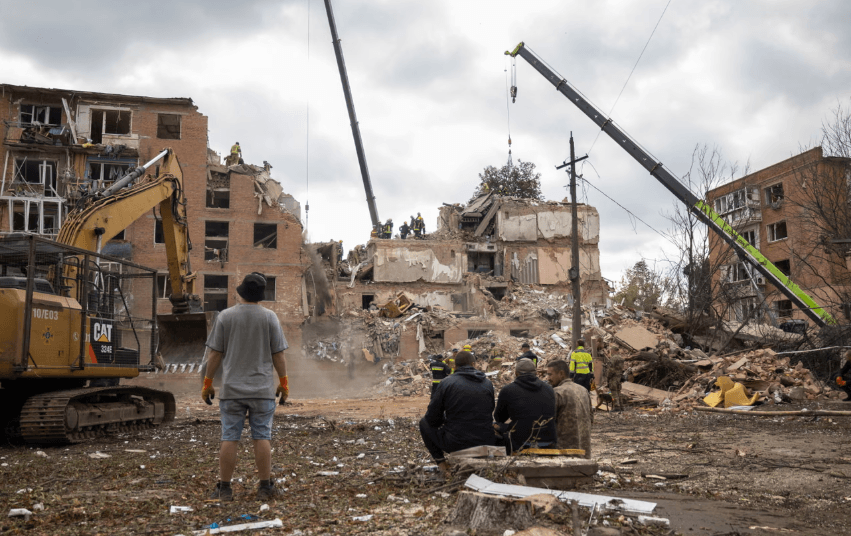 Russian Strike on Buses Kills at Least 30 as Deadly Attacks on Ukraine Surge