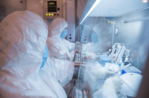 Trump-Putin call as questions mount over plague lab death